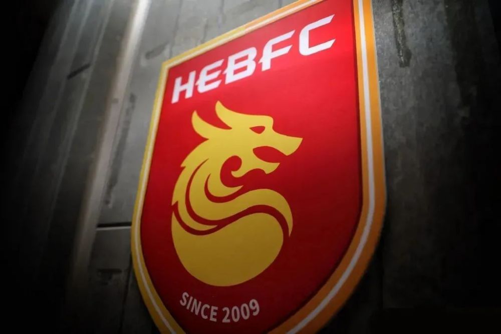 很快就抽的王云凯满嘴鲜血、牙齿都碎了几颗，但还是没有任何停止，每一巴掌都抽的极为用力。
